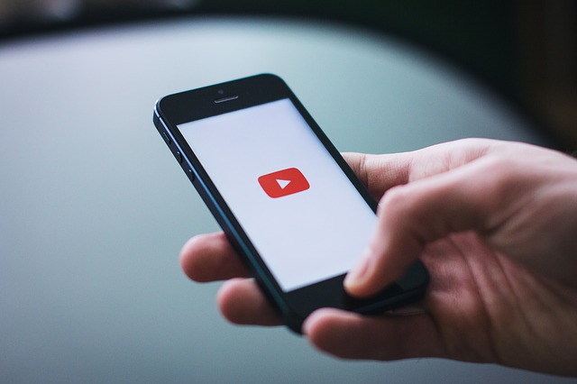 youtube v mobilu